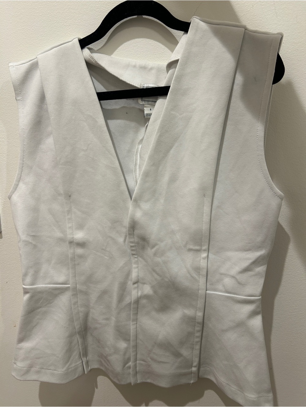 Maeve Men's White V-Neck Sleeveless Top